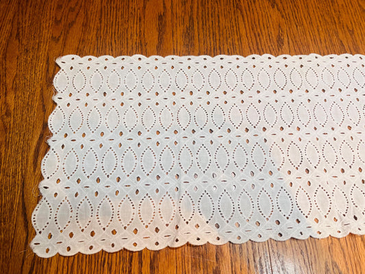 Vintage Lace Table Runner Handmade Linen Rustic Wedding Table Decoration Elegant Home Décor