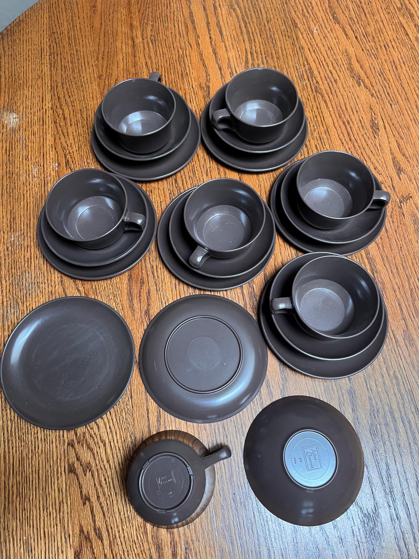 Vintage Melamine Teacup & Plates Set - Durable Lightweight Allied Chemical Dinnerware for Home and Outdoor Use