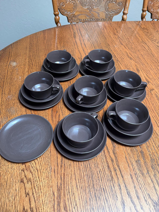 Vintage Melamine Teacup & Plates Set - Durable Lightweight Allied Chemical Dinnerware for Home and Outdoor Use