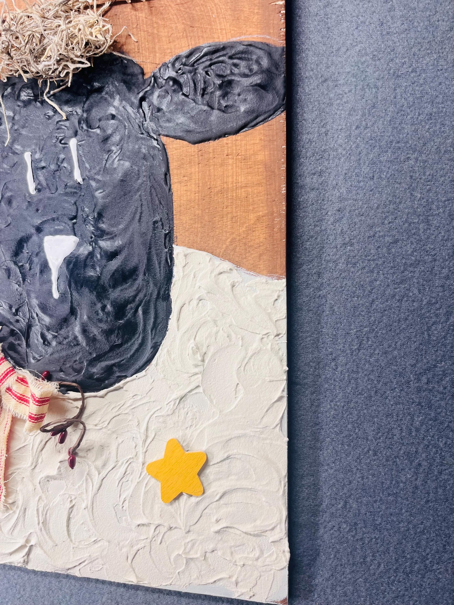 Primitive Sheep Wall Hanging | Country Decor, Rustic Home Accent, Farmhouse Wall Art, Handmade Textile Art, Unique Gift Idea