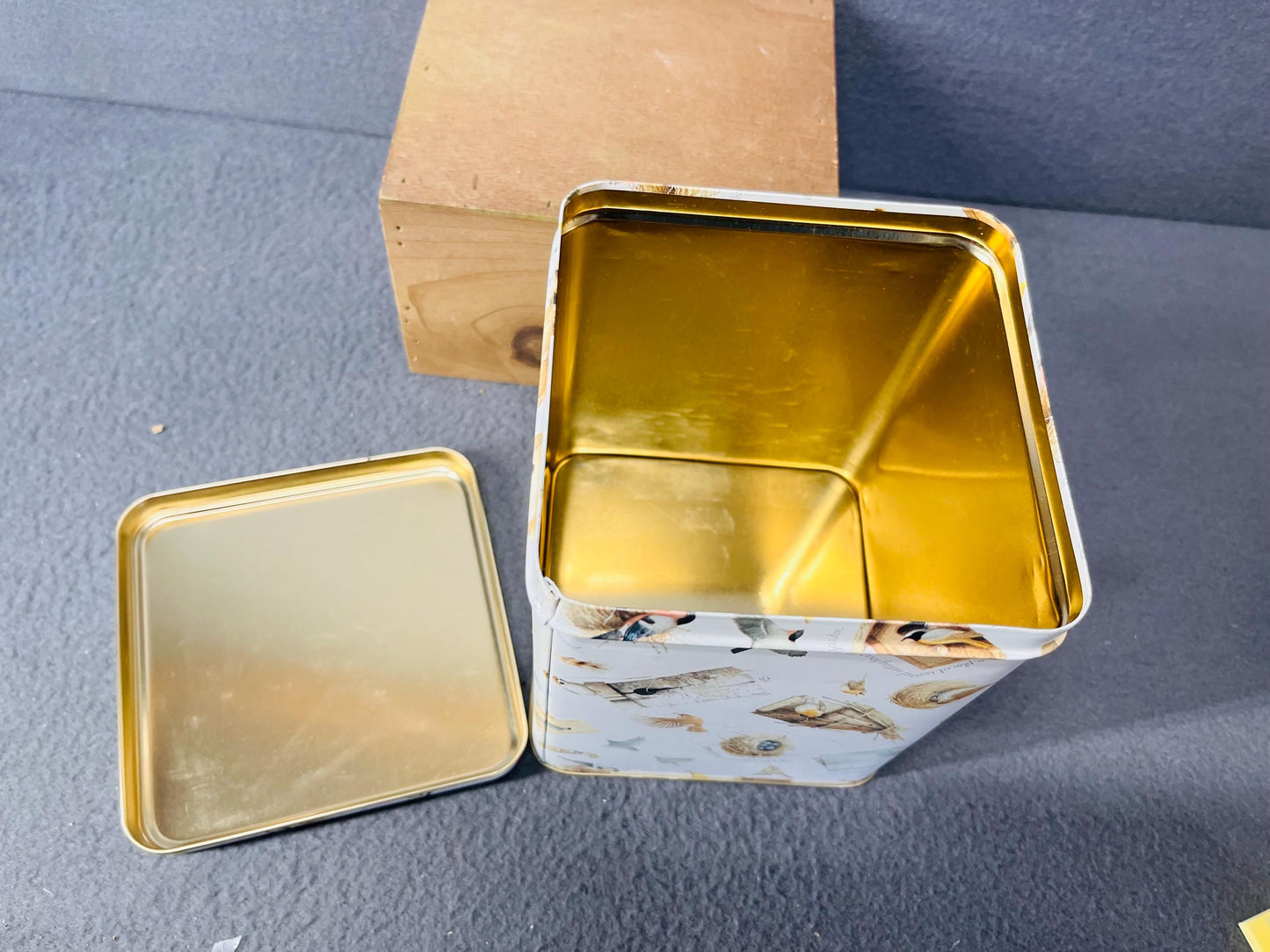 Marjolein Bastin Bird Square Tin, Decorative Tin Storage Box for Home and Garden, Unique Gift Idea & Collectible Bird Art
