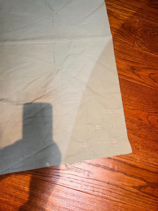 Vintage Green Embroidered Table Cloth – Elegant Antique Table Cover for Weddings & Home Decor Events