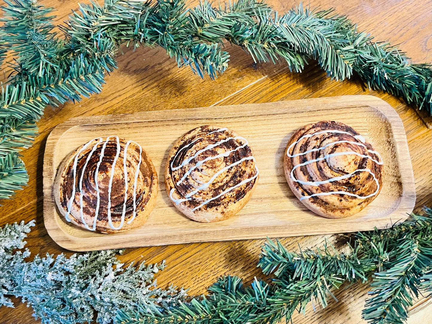 Faux Cinnamon Rolls Rustic Home Decor – Realistic Fake Pastry for Kitchen Styling & Tiered Tray Farmhouse Accent