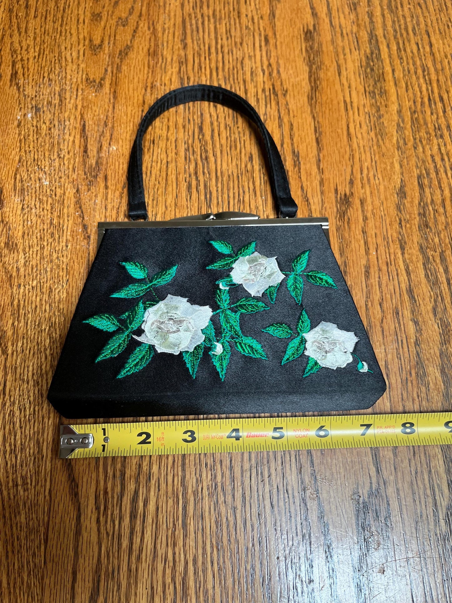 Embroidered Evening Bag Handmade Elegant Clutch for Weddings Parties & Special Occasions Stylish Formal Handbag