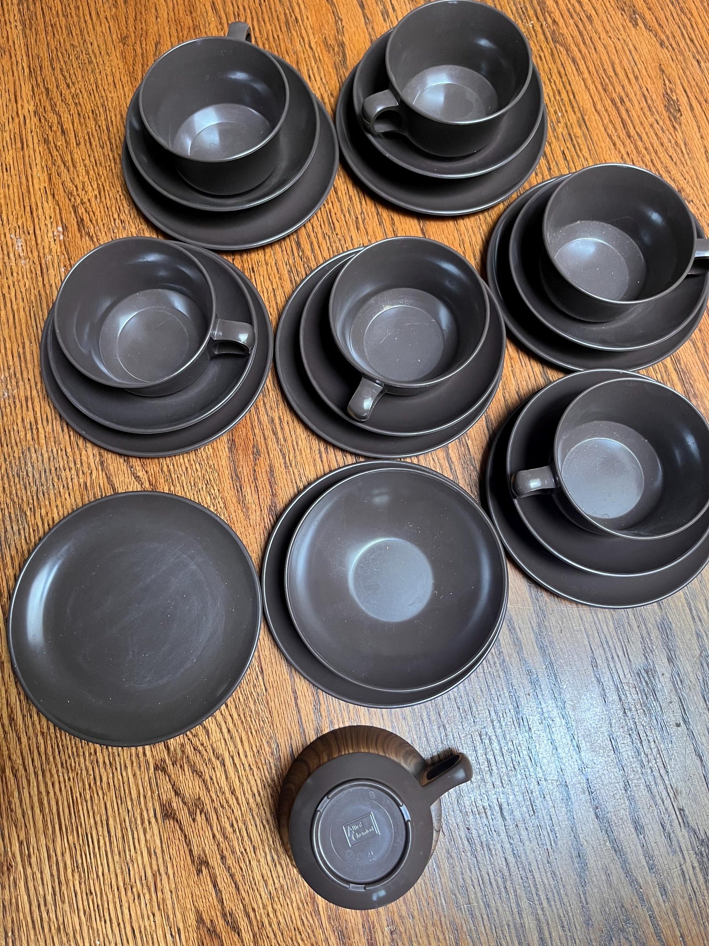 Vintage Melamine Teacup & Plates Set - Durable Lightweight Allied Chemical Dinnerware for Home and Outdoor Use