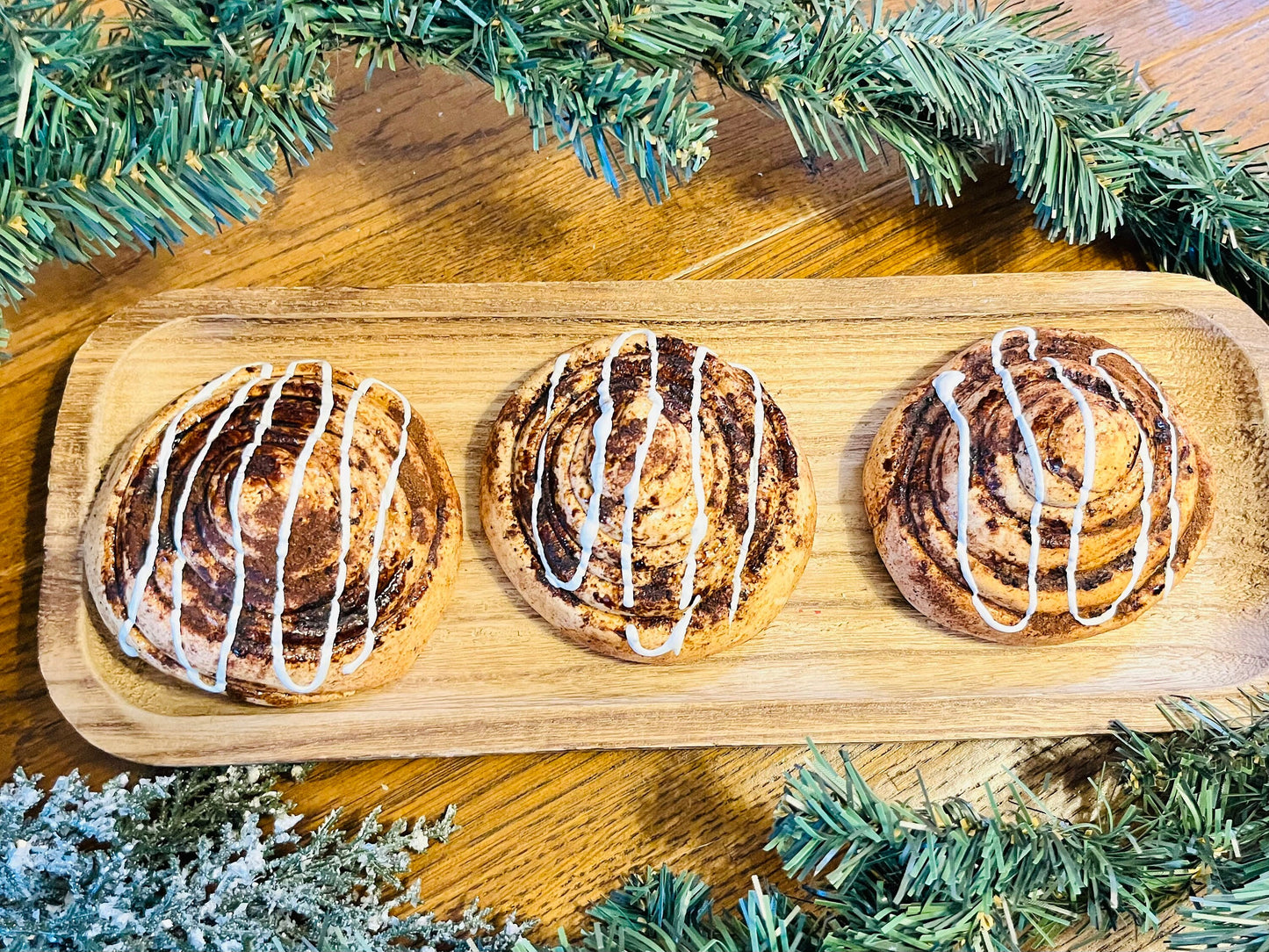 Faux Cinnamon Rolls Rustic Home Decor – Realistic Fake Pastry for Kitchen Styling & Tiered Tray Farmhouse Accent