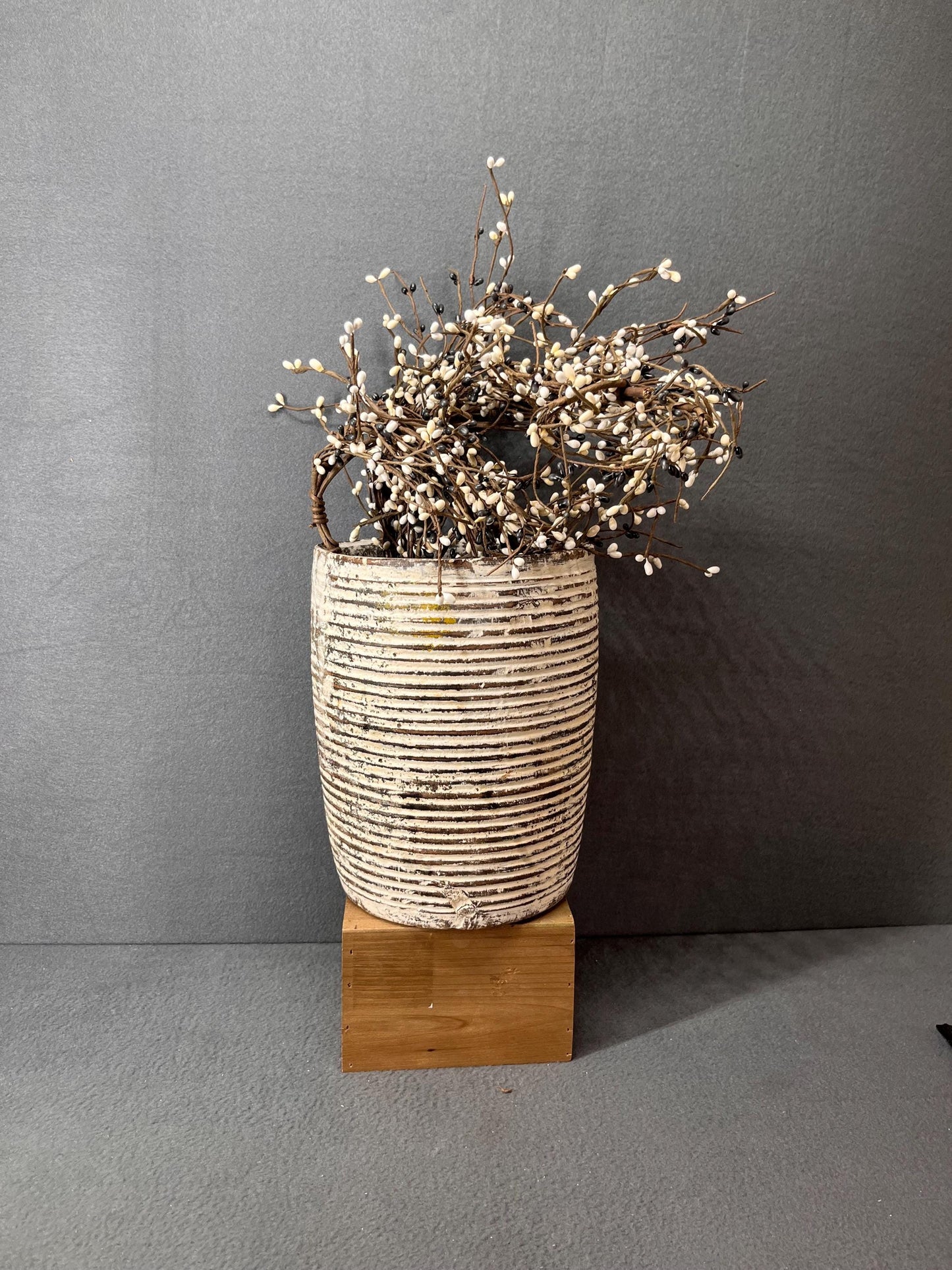 Deep Wood Bowl Planter – Rustic Wooden Crock for Indoor Plants, Decorative Centerpiece, Handmade Natural Wood Container